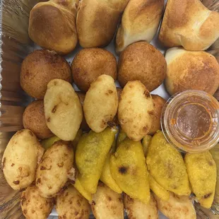 Pandebonos, buñuelos, carimañolas y empanadas