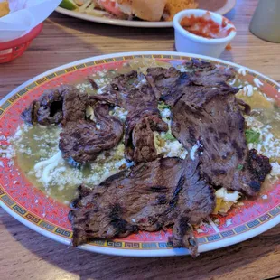 Chilaquiles con bistec