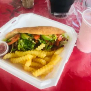 Torta de beef with fries