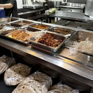 Hot food &amp; fresh tortillas--ready to order!¡Comida caliente y tortillas frescas listas para ordenar!