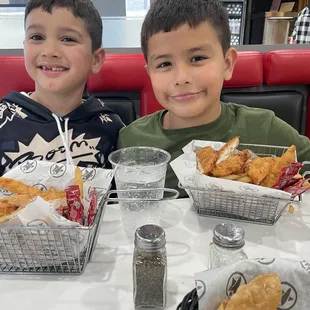 Kids, chicken strip basket