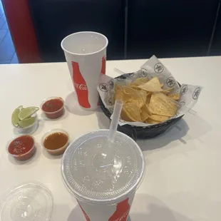 Chips  n salsa and drinks