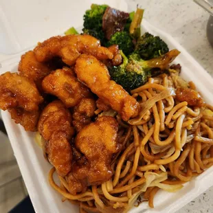 food, ramen and noodles