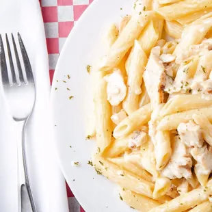 Chicken Alfredo with Pene pasta.