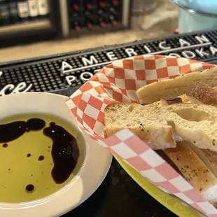 Bread with olive oil and balsamic vinegar.