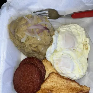 Tres Golpe - Mangu a la Carte always the best! Those arent toast! They huge cheese