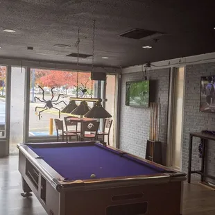 Pool table