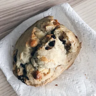 Scone - White & Dark Chocolate Chip