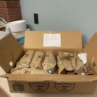 One of our boxes of burritos with a kind note from the La FAVORITA crew.