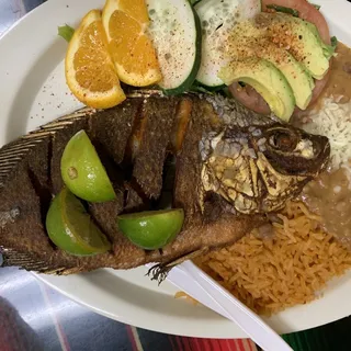 Mojarra Frita Plate
