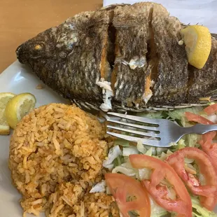 A mojarra made to perfection. Gotta try it.