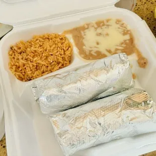 Epic Salsa, Soft Chicken Tacos, Rice and Beans. FIVE Stars.