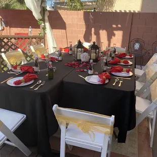 Tablecloth beautiful garden chairs