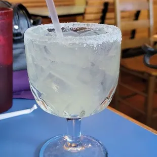a margarita in a glass