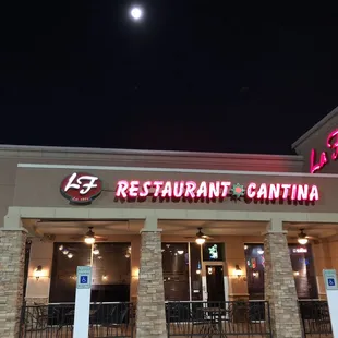 Family owned and operated for 51 years,Full service Restaurant,Bar &amp; Patio...Takeout &amp; Delivery available from Grubhub.