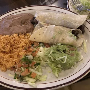 lunch - beef fajitas with corn tortillas
