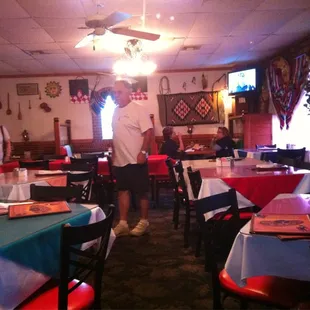 The cozy dinning room