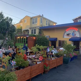 Outdoor seating / parking lot al fresco for COVID