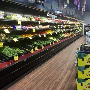 the produce section of a grocery store