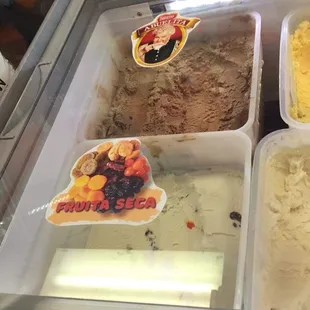 Chocolate abuelita flavor (top) dried fruit flavor (bottom)