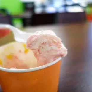 06/09/18 La Flor de Michoacan - Guava Cheese Ice Cream