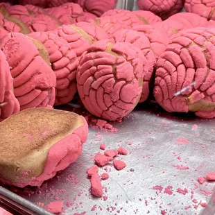 Thick topping on the conchas here :)