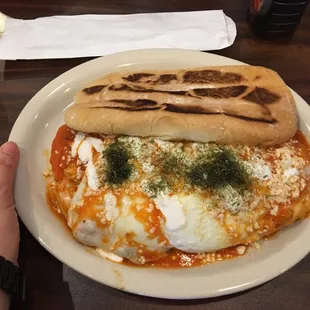 Torts para crudos. (Hangover sandwich). It&apos;s huge!