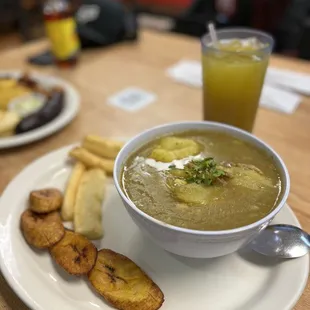 Sopa del día: Viernes. Caldo de Res