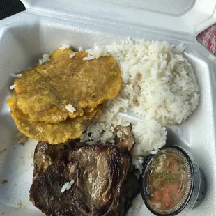 Should be 3 pieces of meat and the one on top is the smallest I have ever gotten lmfao