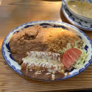 a plate of mexican food