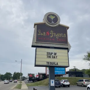 the sign for the restaurant
