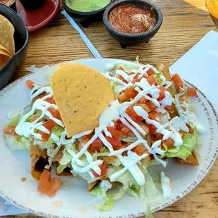 I had the chicken flautas appetizer as my main dish. 6 flautas to make one full.