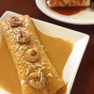 CHIPOTLE CHICKEN OR SHRIMP BORRITO