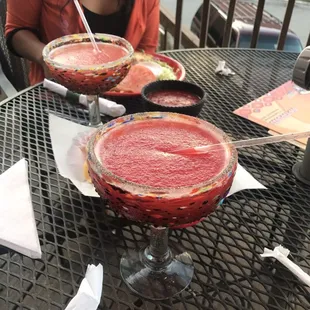 $1 frozen margaritas! Very good too!!