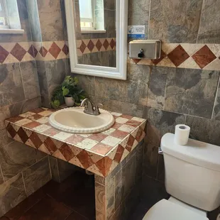 Bathroom was very clean.