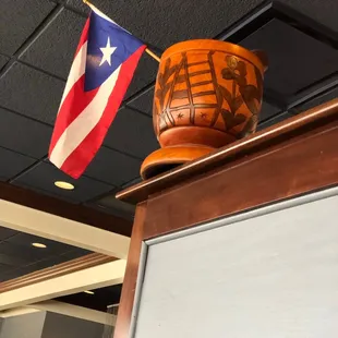 Large pilón with Puerto Rican flag