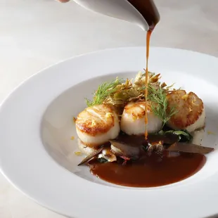 Scallops photographed by @damoneats