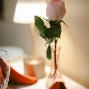Nice table setting. Liked how they used real roses
