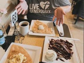 Chezelle Creperie