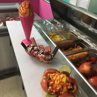 Come to enjoy fruit banana split