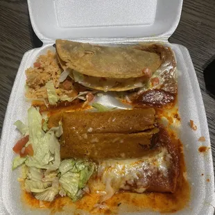 Combo  Enchiladas Tamales  Tacos Dorados