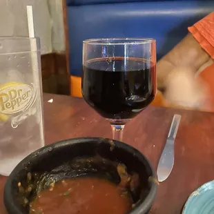 Merlot &amp; salsa