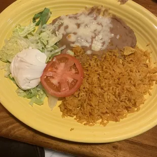 Side plate that's given with an order of nachos. With the nacho plate being massive in itself, we barely ate any of the side plate