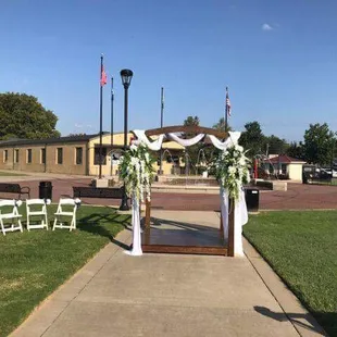 Thinking about outdoor wedding? We can make it happen!