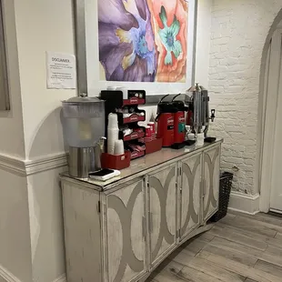 The lobby always has pineapple water, coffee and tea.