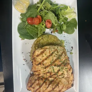Pollo a la parrilla con mofongo