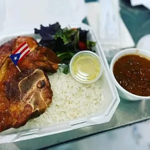 Chuletas Fritas, Arroz Blanco, Habichuelas / Fried Pork Chops, White Rice, Beans