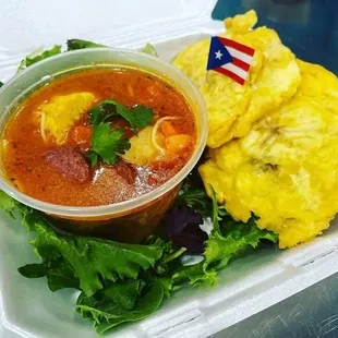 Sopa de Salchichón con Tostones / Salami Soup with Fried Green Plantain