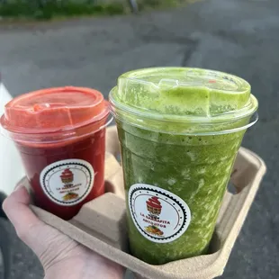 Jugo verde y de zanahoria