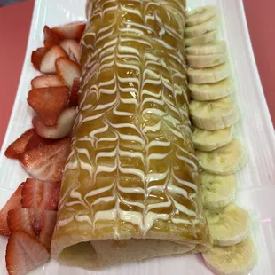 Roller Crepe, comes with 3 scoops.... Caramel drizzled on top